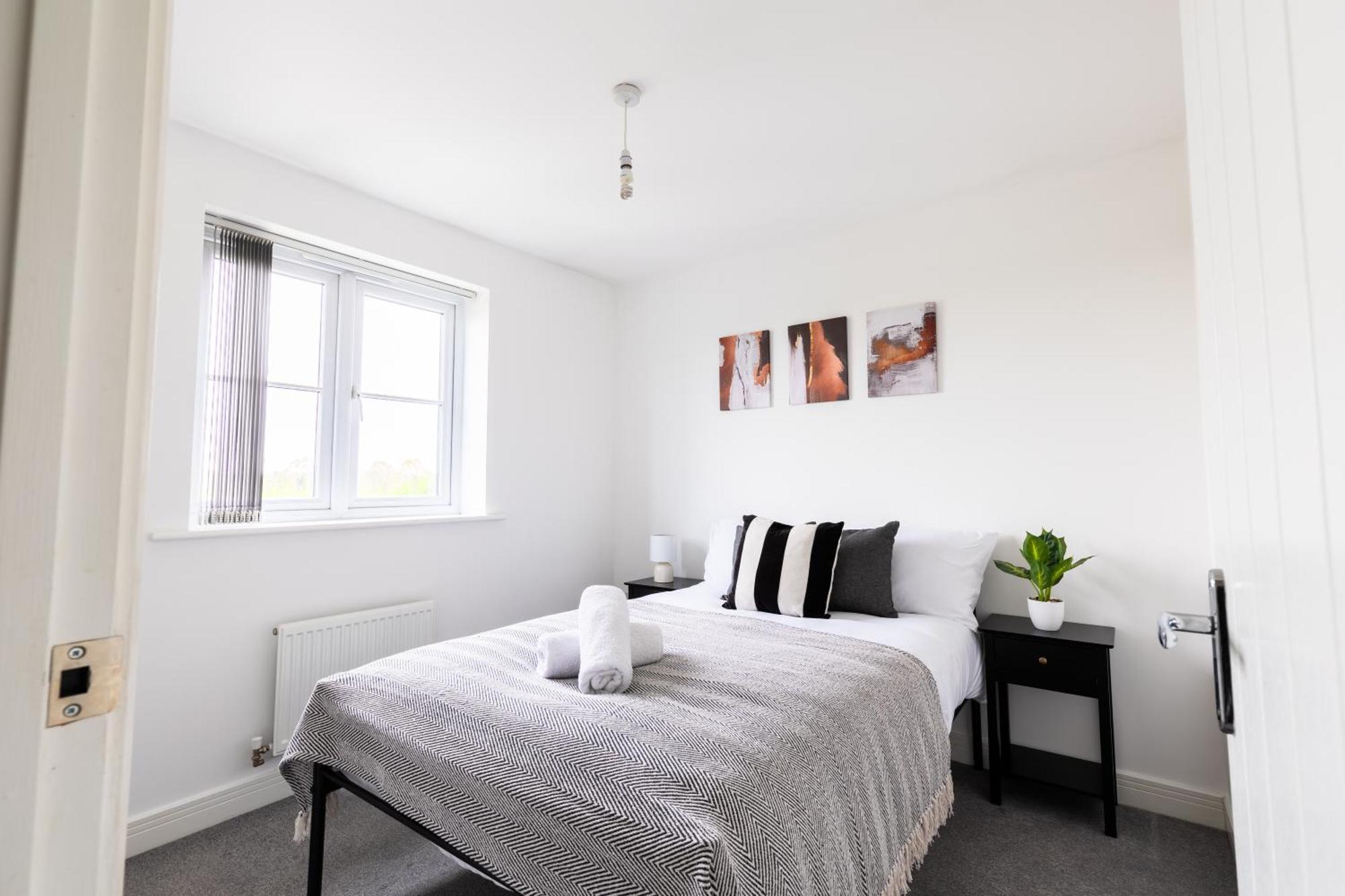Spacious 4-Bedroom Home Near City Centre With Parking Nottingham Eksteriør billede