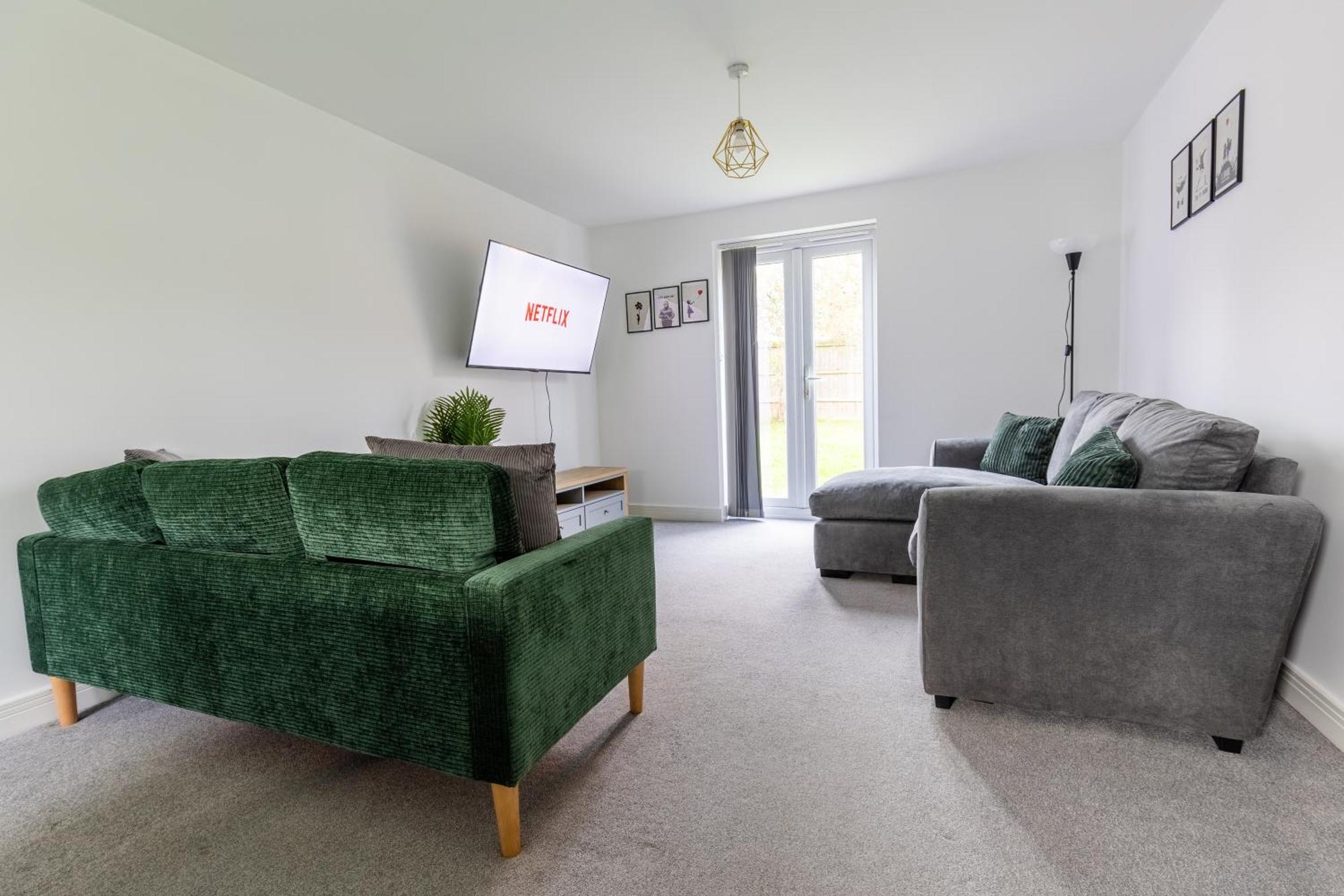 Spacious 4-Bedroom Home Near City Centre With Parking Nottingham Eksteriør billede