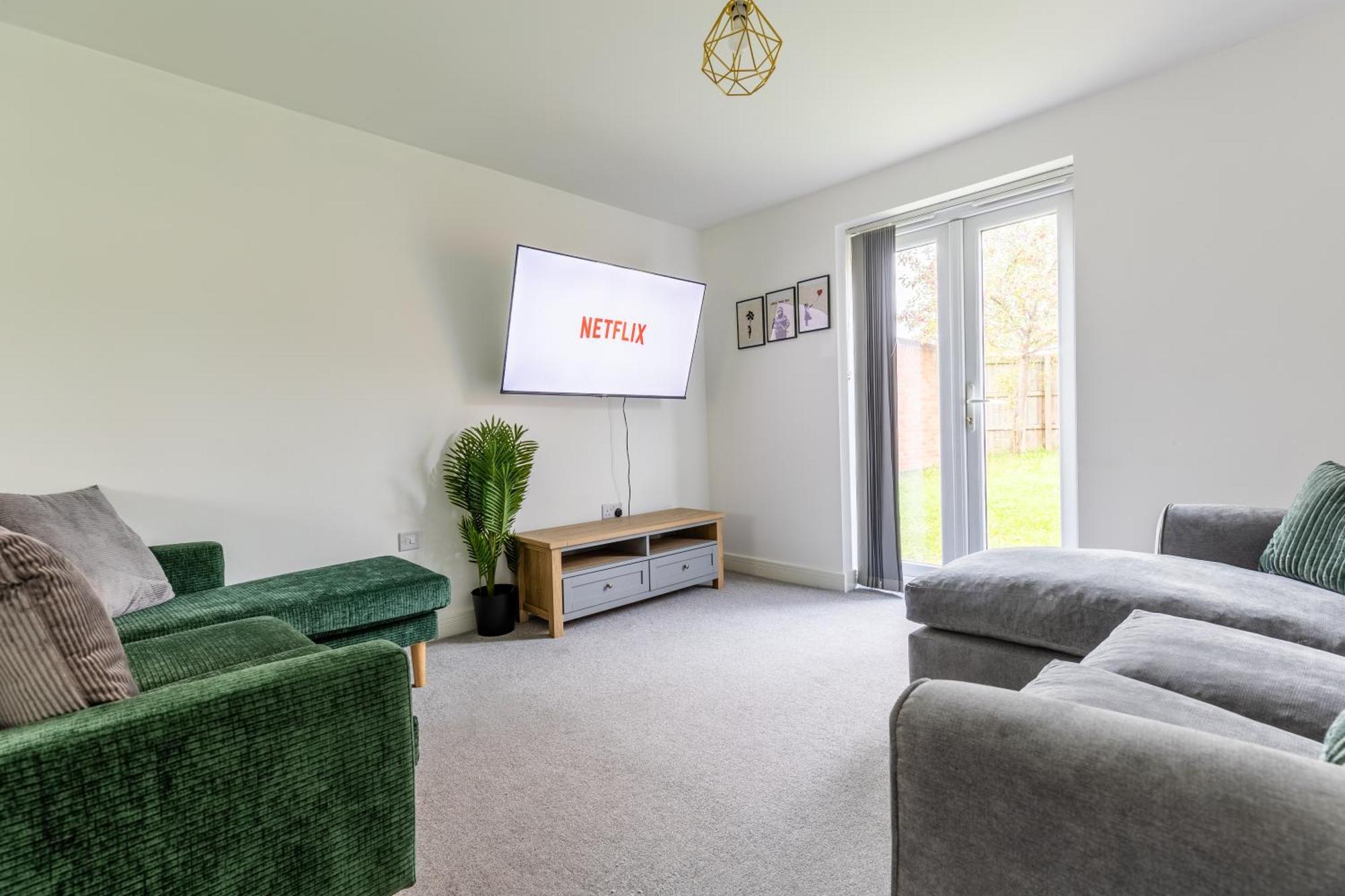 Spacious 4-Bedroom Home Near City Centre With Parking Nottingham Eksteriør billede